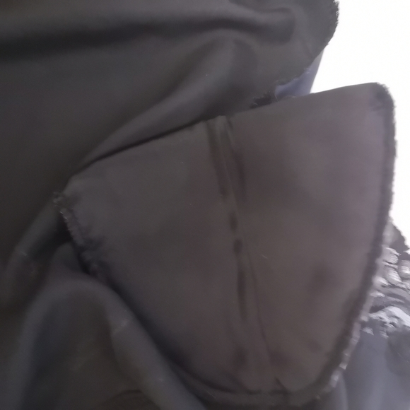 3/$20 Black lightweight robe - Picture 6 of 7